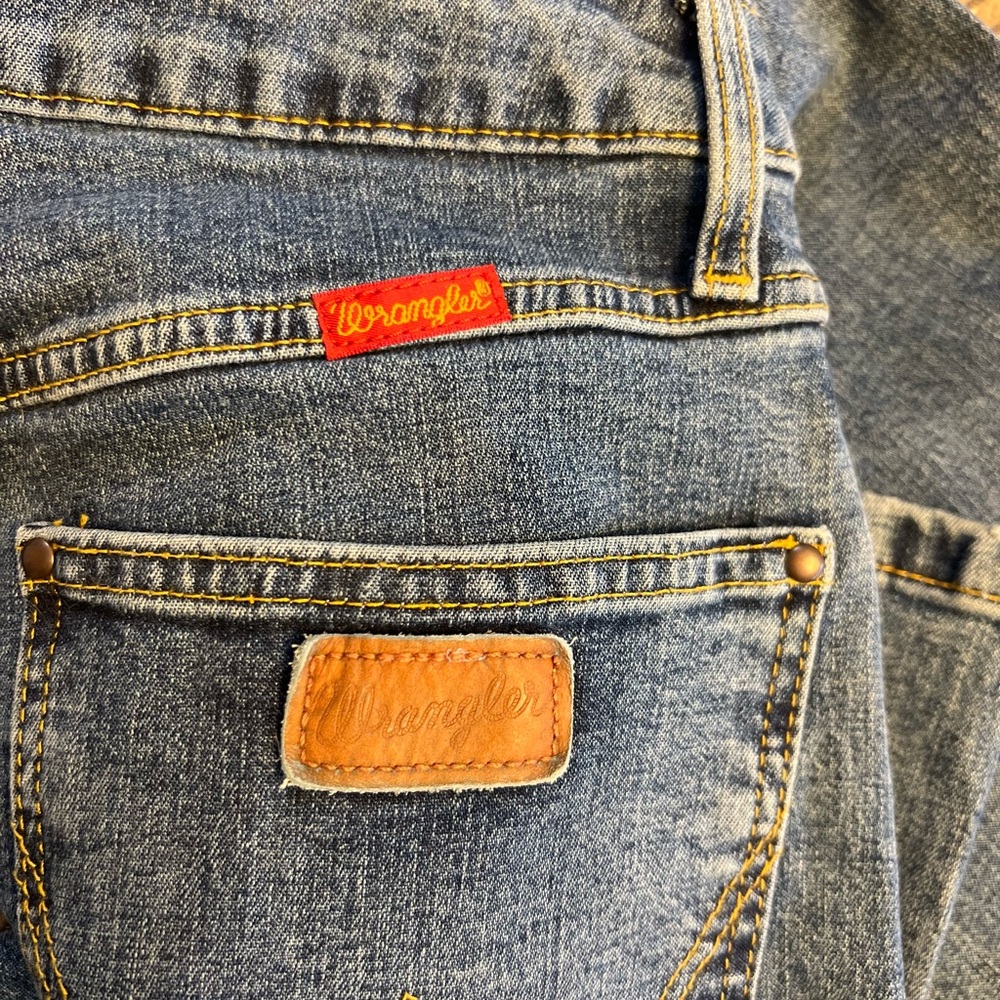 Wrangler Blue Denim Jeans with Red Accents